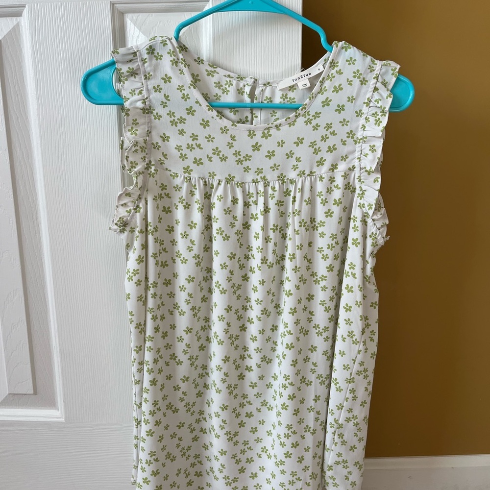 Fun 2 Fun White and Green Floral Blouse